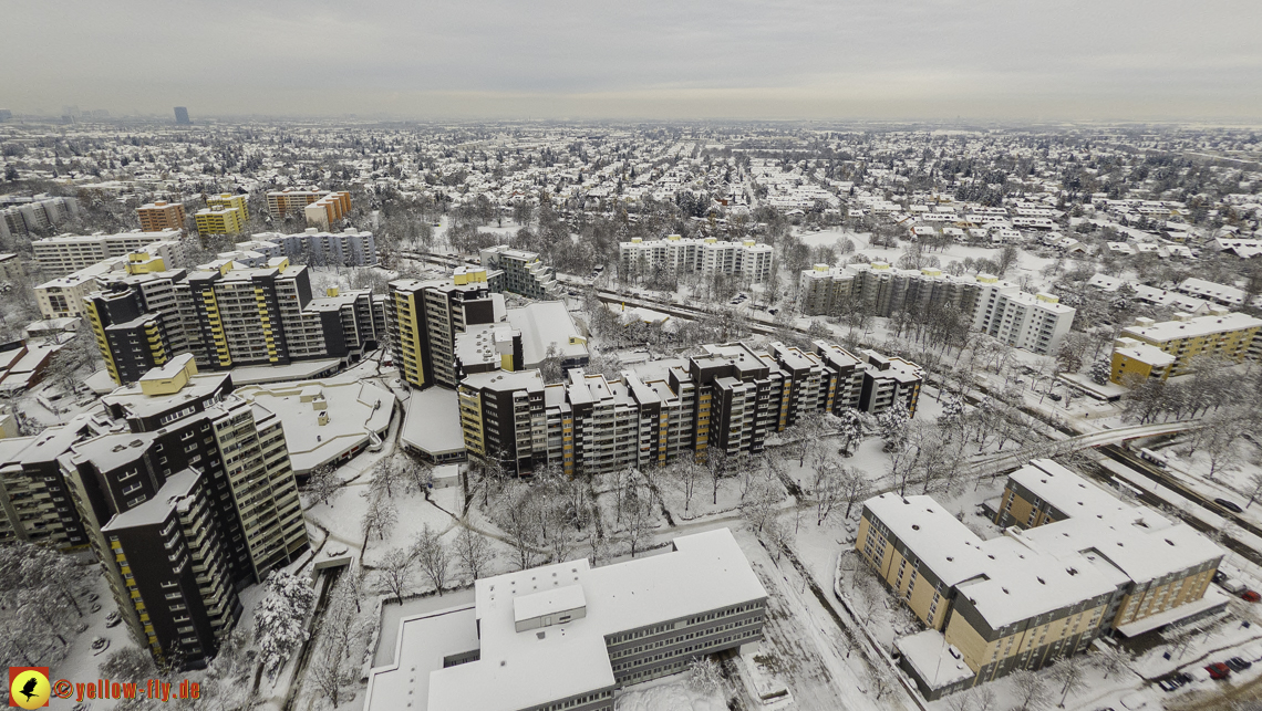 04.12.2021 - Karl-Marx-Ring und Marx-Zentrum in Neuperlach